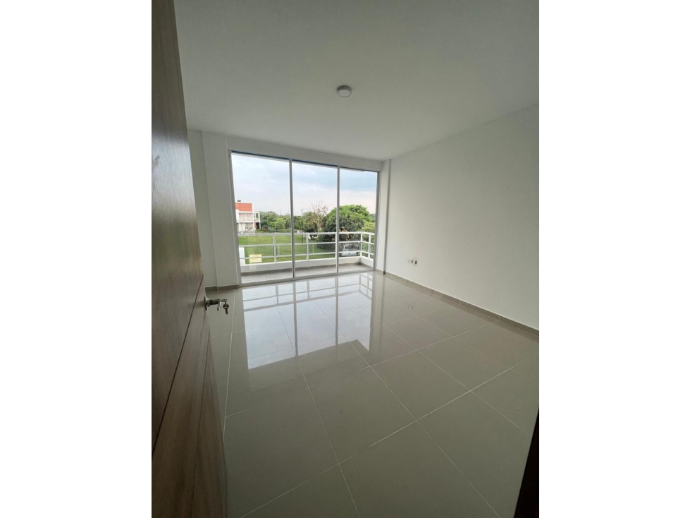 SE VENDE CASA EN LAS MERCEDES EN UNIDAD DE TRES NIVELES - 4