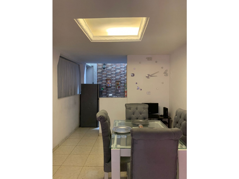 SE VENDE CASA BIFAMILIAR EN SANTA BARBARA CON RENTA DE 1300 MIL PASAJE — foto 3