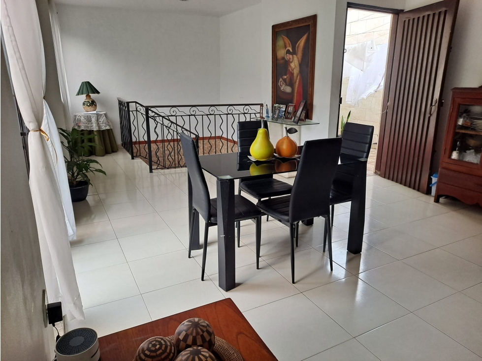 SE VENDE CASA ESQUINERA EN JUNIN DE DOS NIVELES REMODELADA — foto 4
