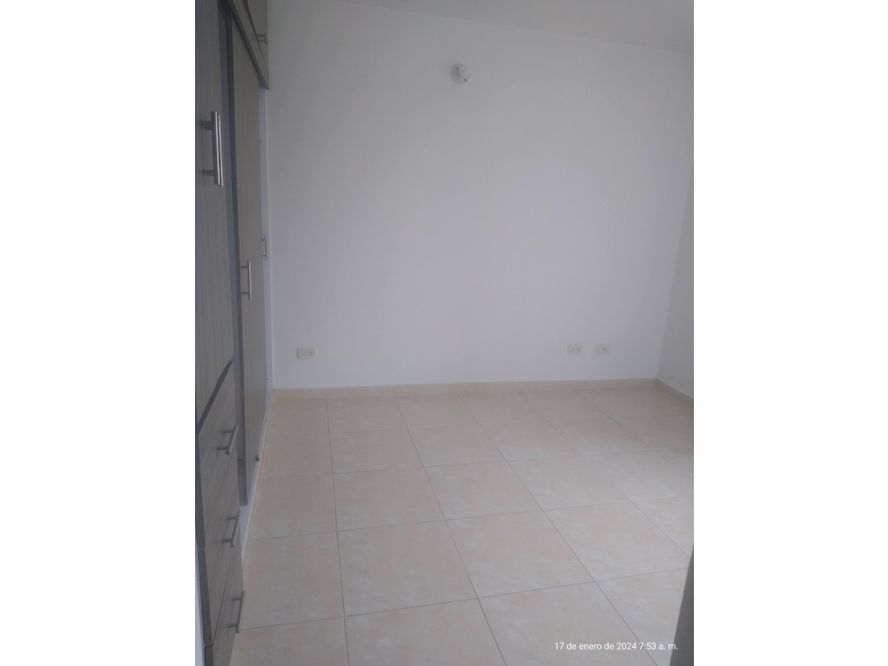 SE VENDE APARTAMENTO EN LOS NARANJOS EN PISO 8 DE 55 M2 — foto 3