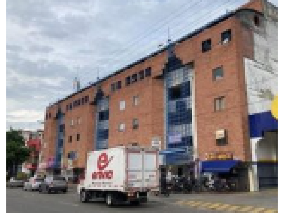 Oficina en venta en Prados del Norte, frente al Terminal