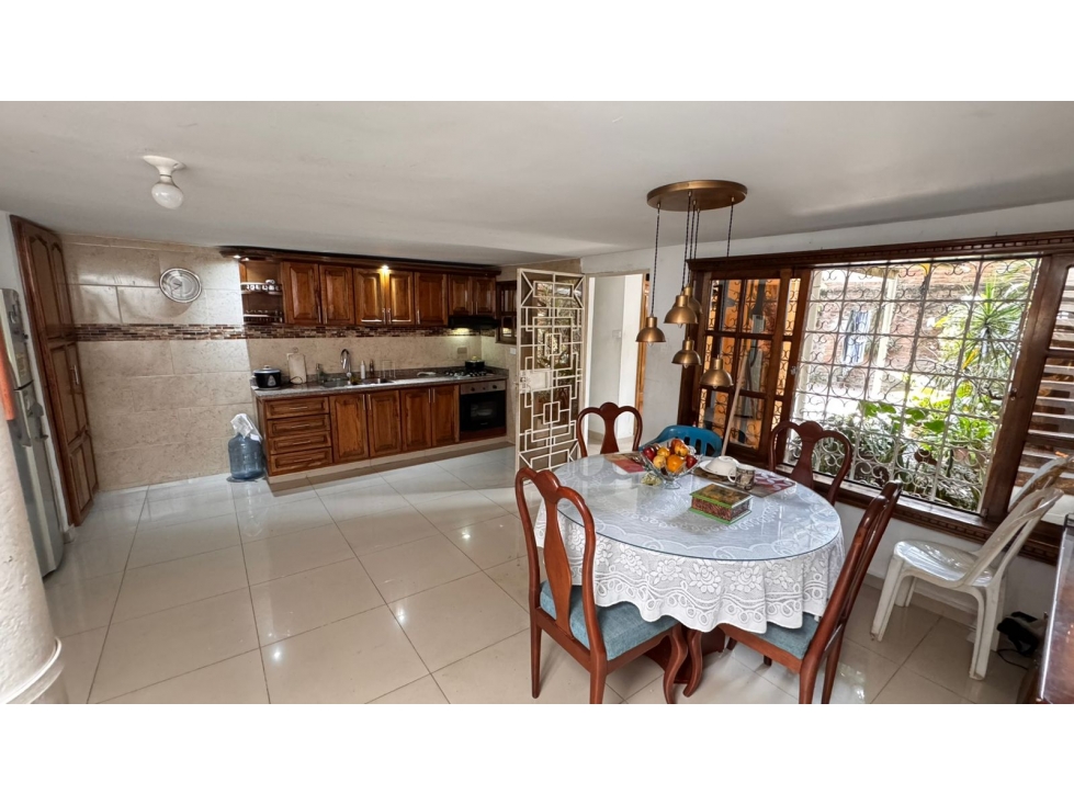 SE VENDE CASA EN LA SELVA DE DOS PISOS CON TERRAZA DE 160 M2