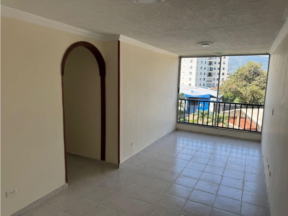 SE VENDE APARTAMENTO EN GRATAMIRA EN PISO 4 SIN ASCENSOR DE 65 M2 — foto 2