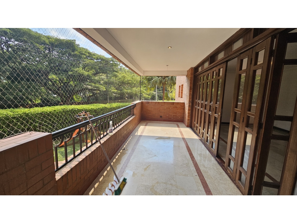 SE VENDE APARTAMENTO EN CIUDAD JARDIN DE 200 M2 ASCENSOR EN PISO 2 — foto 4