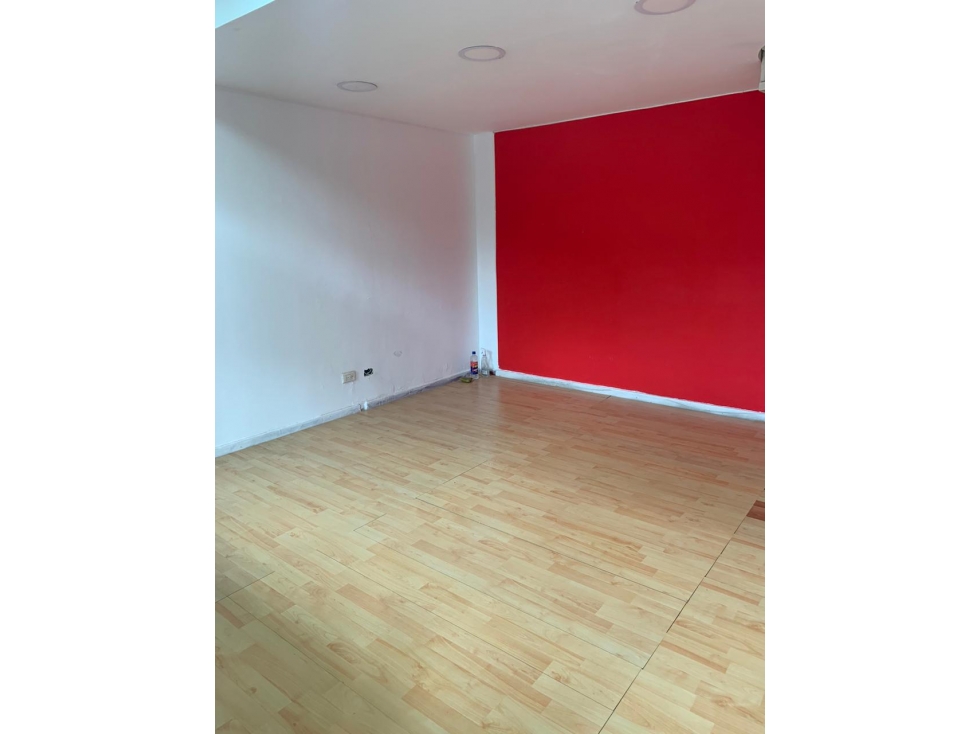 SE VENDE LOCAL COMERCIAL EN CENTRO COMERCIAL PASARELA DE 32 M2 PISO 1 - 3