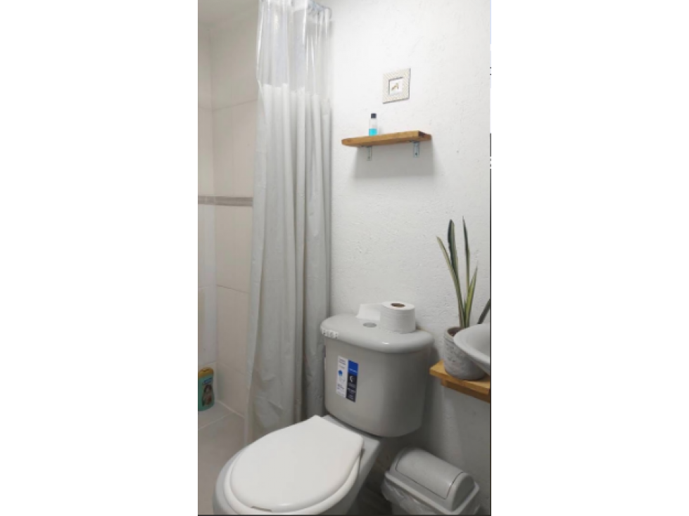 CASA DE DOS PISOS EN VENTA EN BRETAÑA — foto 3