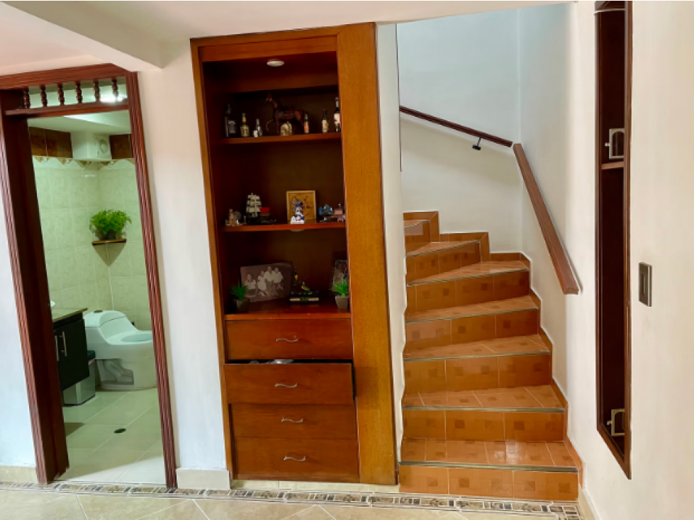 CASA DE DOS PLANTAS EN LA MERCED — foto 5