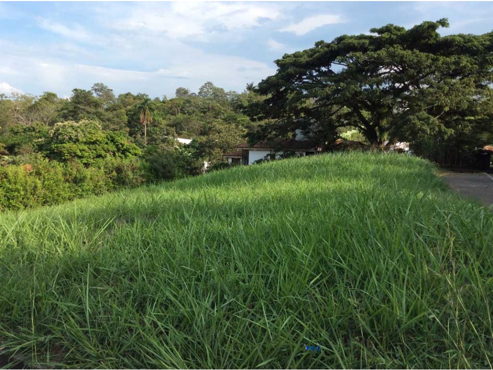 SE VENDE LOTE INDEPENDIENTE EN LA RIVERITA 1.820 Mts2 ESQUINERO — foto 4
