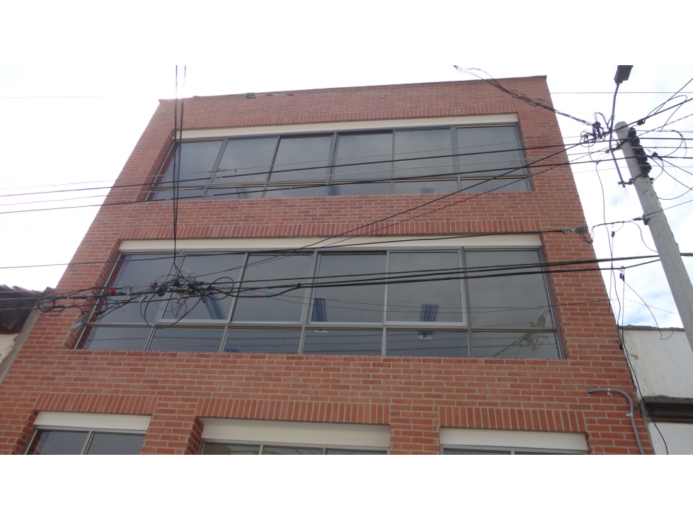 Excelente Edificio en Venta en Los Libertadores - 2