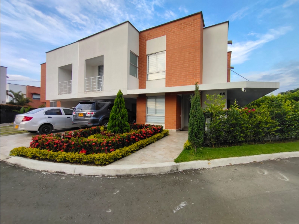 SE VENDE CASA EN LA MORADA CON PISCINA DE 450 M2 DE LOTE - 3