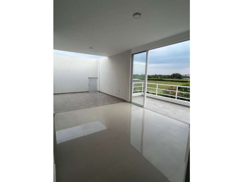 SE VENDE CASA EN LAS MERCEDES EN UNIDAD DE TRES NIVELES - 3