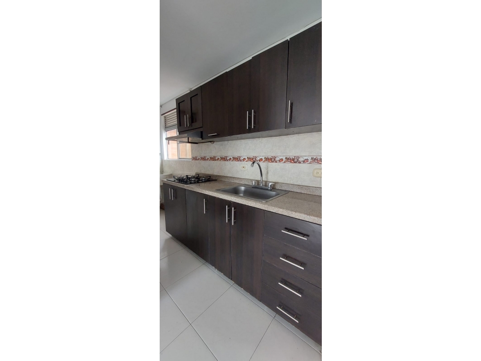 SE VENDE APARTAMENTO EN VALLE DEL LILI PISO 5 SIN ASCENSOR