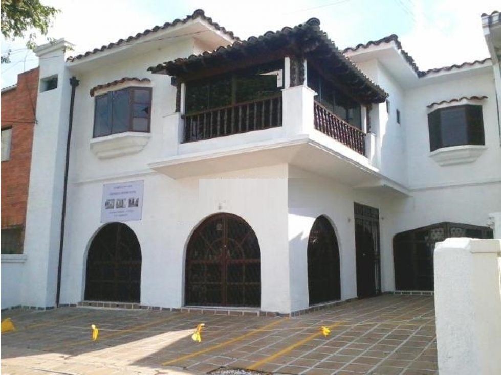 Excelente casa comercial en San Vicente