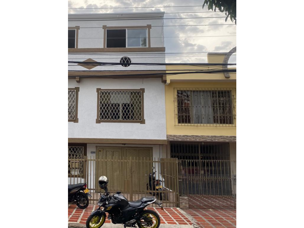 SE VENDE CASA EN SANTA ANITA INDEPENDIENTE DE TRES NIVELES CON RENTA — foto 2