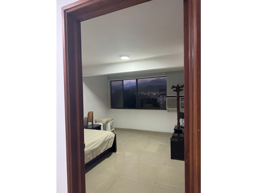 SE VENDE APARTAMENTO EN LOS CAMBULOS DE 157 M2 EN PISO 9 — foto 4