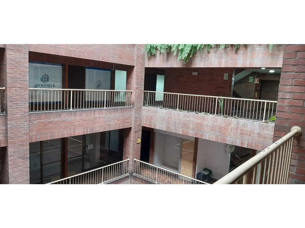 OFICINA EN VENTA EN CENTENARIO , PISO 3 - 1