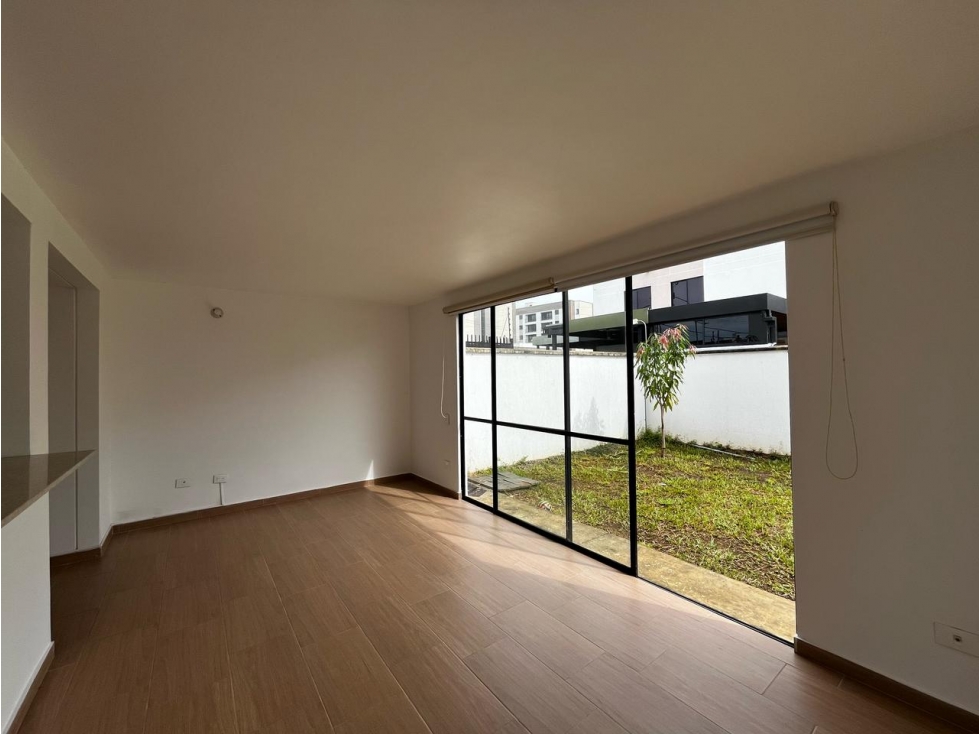 SE VENDE CASA EN JAMUNDI DE 2 NIVELES DE 112 M2 CONSTRUIDOS — foto 4