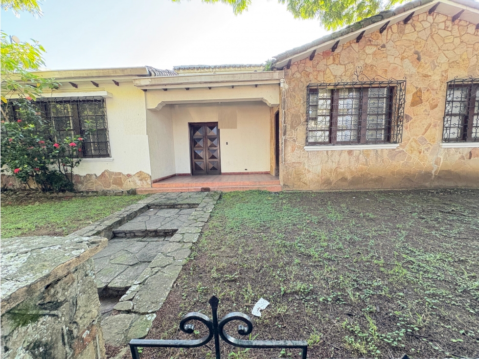 SE VENDE CASA USO MIXTO , EN SAN VICENTE LOTE 950 m2