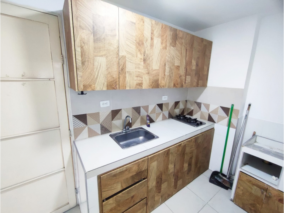 SE VENDE CASA ESQUNERA CON LOCAL COMERCIAL Y VIVIENDAS EN PANAMERICANO — foto 3