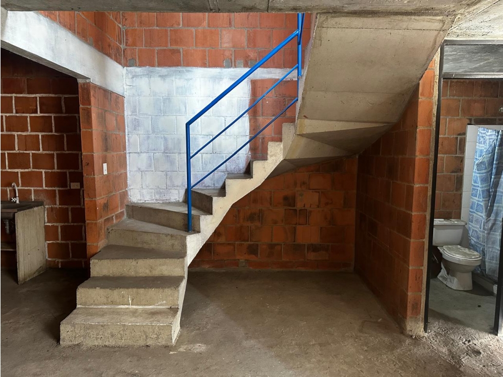 SE VENDE CASA EN OBRA GRIS JAMUNDI DE DOS NIVELES EN MARBELLA DE 45 M2