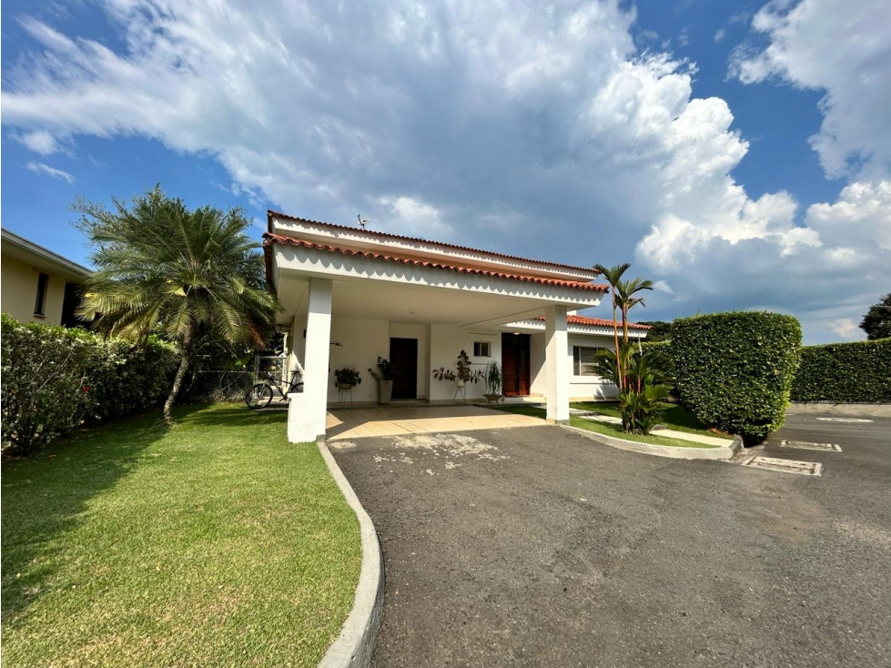 Hermosa Casa en Altos de Ciudad Jardin