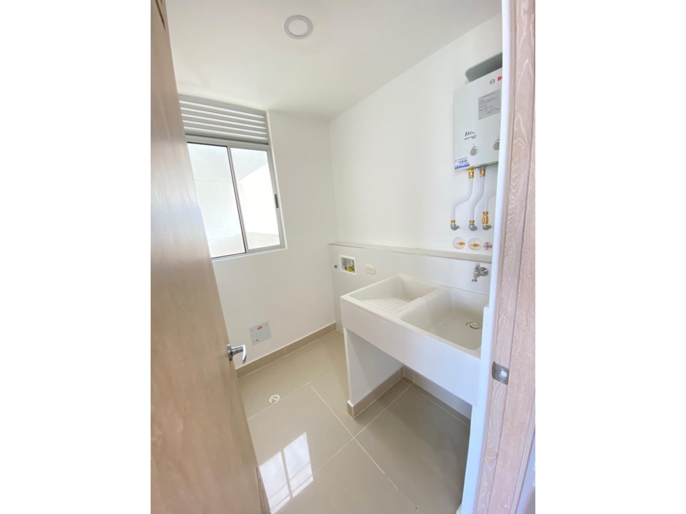 SE VENDE HERMOSO APARTAMENTO EN SEMINARIO NOVENO PIS — foto 6