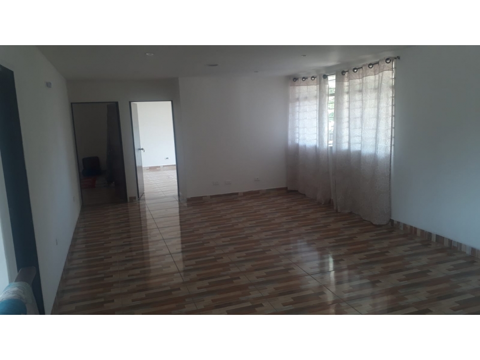 SE ALQUILA CASA EN LA FLORA DE DOS NIVELES USO COMERCIAL - 5