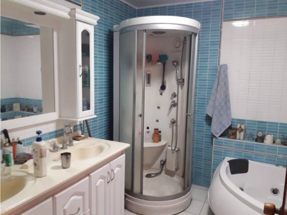 SE VENDE CASA DE TRES NIVELES INDEPENDIENTE EN ALTOS DEL BOSQUE — foto 3