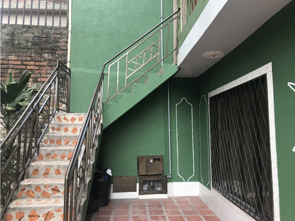 SE VENDE CASA EN VILLACOLOMBIA DE DOS PISOS RENTANDO DE 390 M2 CONS — foto 2