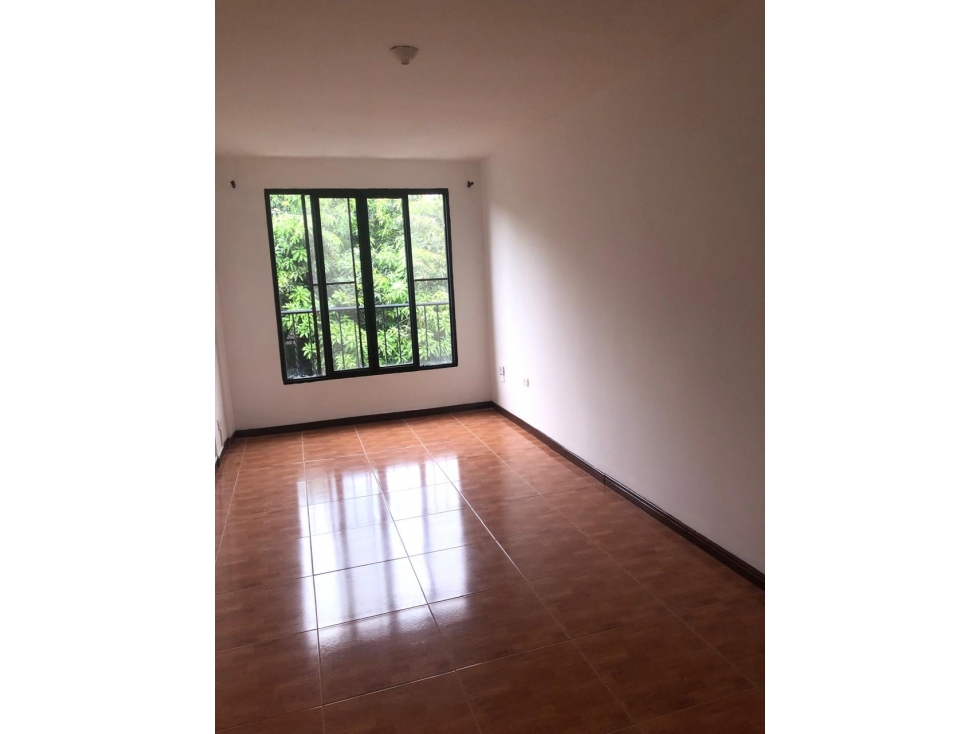 SE VENDE CASA EN LAS VEGAS DE TRES NIVELES EN CONDOMINIO DOS PARQUEA — foto 5