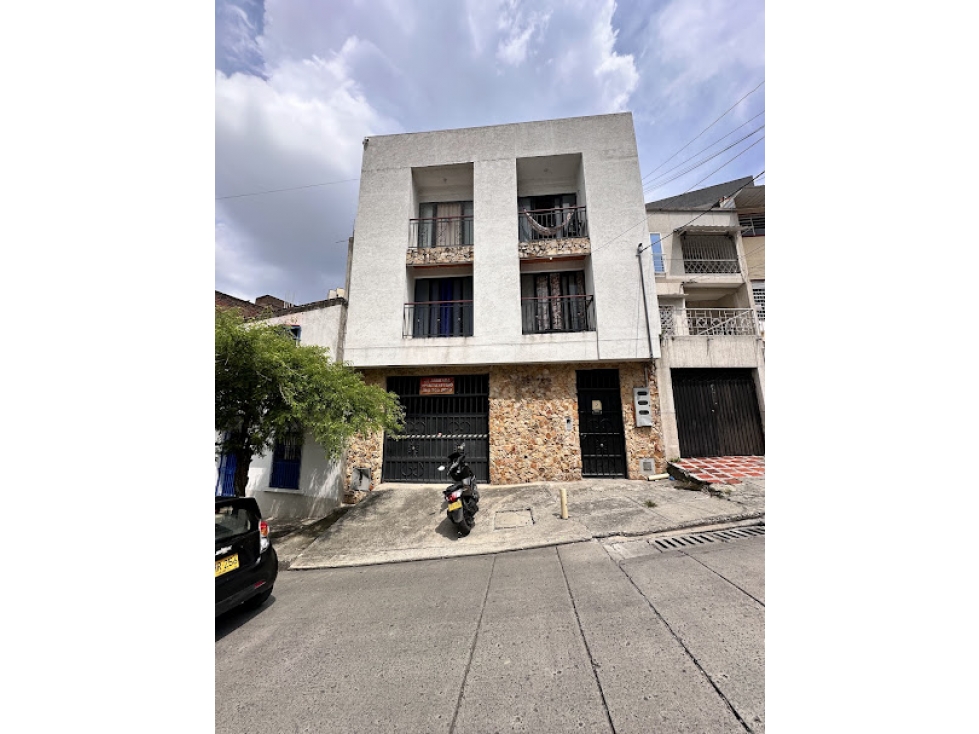 SE VENDE EDIFICIO EN MIRAFLORES - 1
