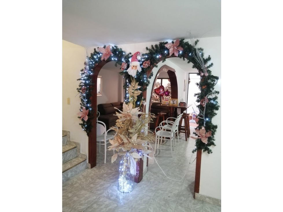 SE VENDE CASA INDEPENDIENTEEN PASEO DE LOS ALMENDROS DE TRES NIVELES — foto 6
