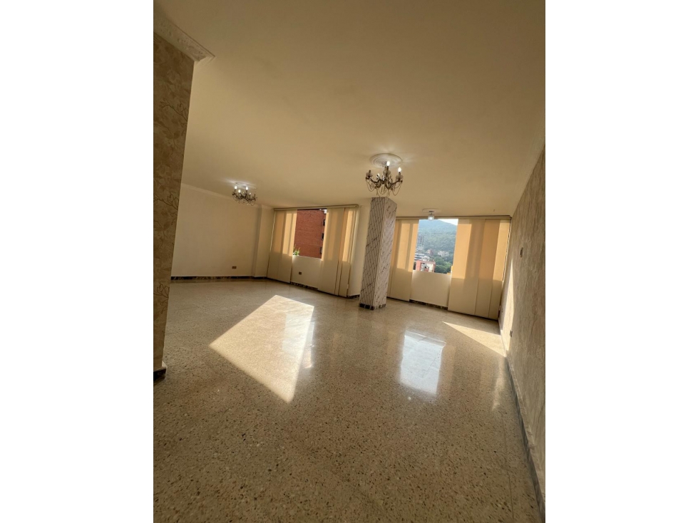 SE VENDE APARTAMENTO EN VERSALLES DE 156 M2 EN PISO 7 CON ASCENSOR — foto 2