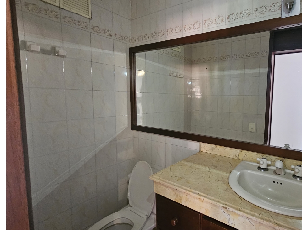 SE VENDE APARTAMENTO EN CIUDAD JARDIN DE 200 M2 ASCENSOR EN PISO 2 — foto 6