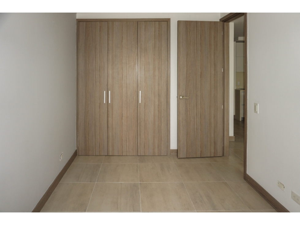 SE VENDE APARTAMENTO EN MIRAFLORES EN PISO 1 DE 100 M2 PARQUEADERO — foto 6