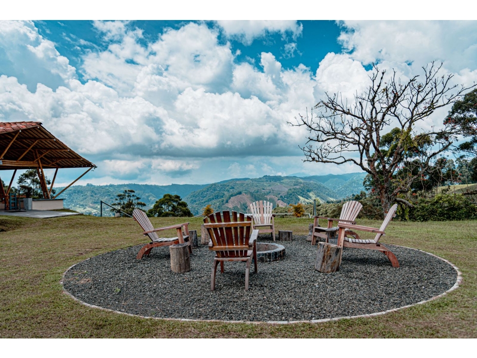 SE VENDE FINCA INDEPENDIENTE EN EL QUINDIO CERCA DE SALENTO DE 2 HECTA - 3