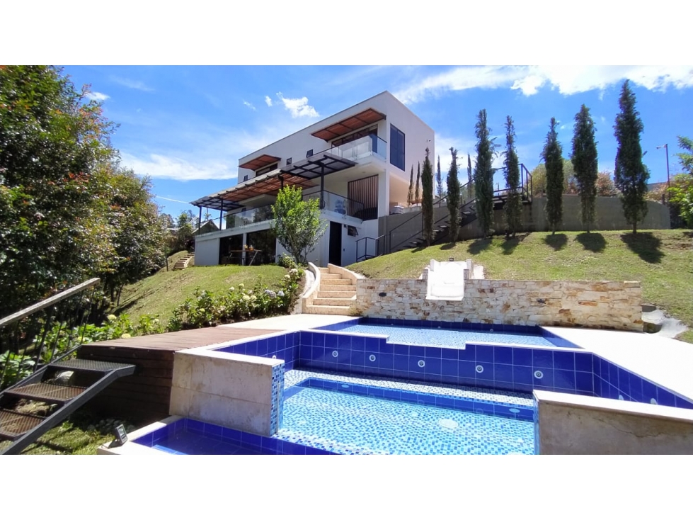 SE VENDE CASA EN CONDOMINIO CAMPESTRE EN LA CEJA