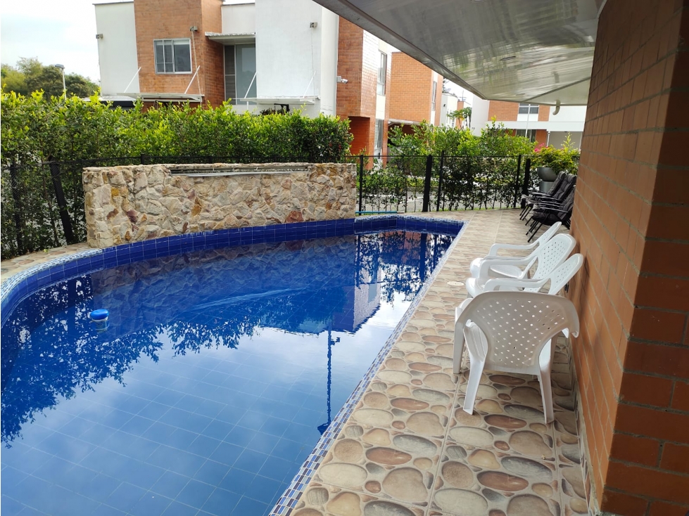 SE VENDE CASA EN LA MORADA CON PISCINA DE 450 M2 DE LOTE - 1