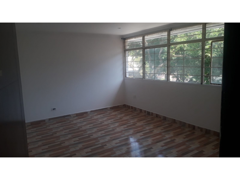 SE ALQUILA CASA EN LA FLORA DE DOS NIVELES USO COMERCIAL - 6