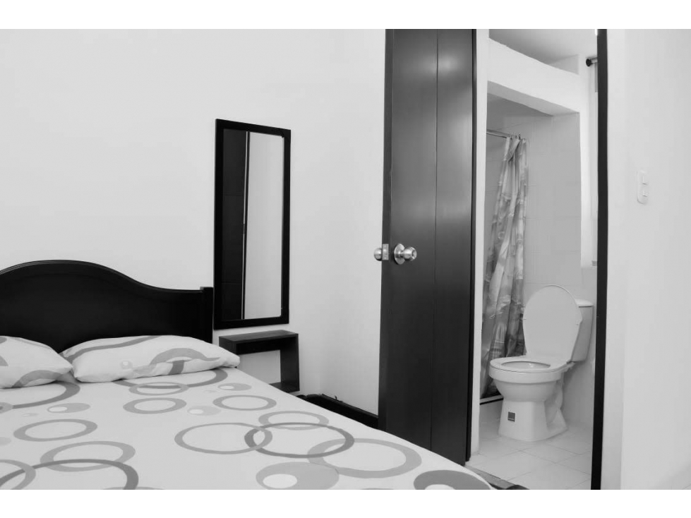 SE VENDE CASA HOSTAL EN VERSALLES DE DOS NIVELES CERCA CLINICAS — foto 5