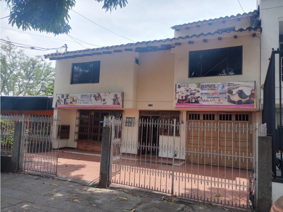 SE VENDE CASA EN EL LIDO DE DOS NIVELES CON TRES VIVIENDAS DE 250 M2
