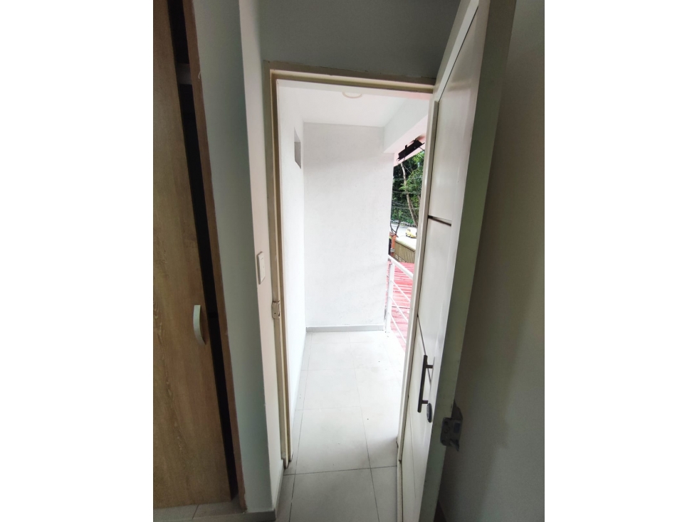 SE VENDE CASA ESQUNERA CON LOCAL COMERCIAL Y VIVIENDAS EN PANAMERICANO — foto 4