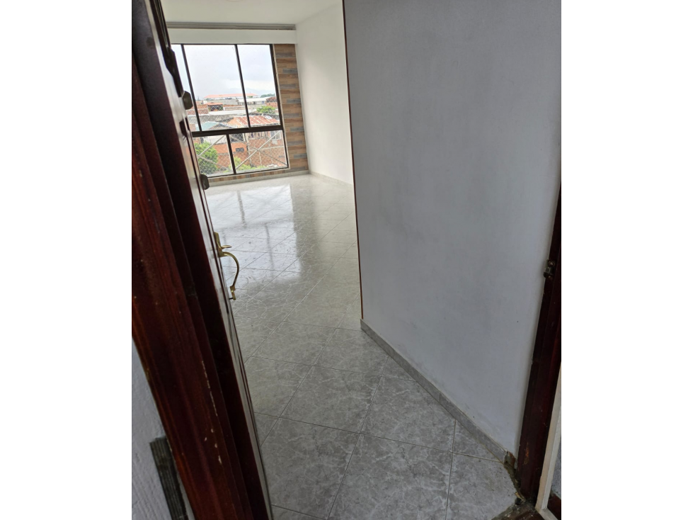 SE VENDE APARTAMENTO EN CRISTOBAL COLON PISO 5 SIN ASCENSOR ALQUILADO — foto 5