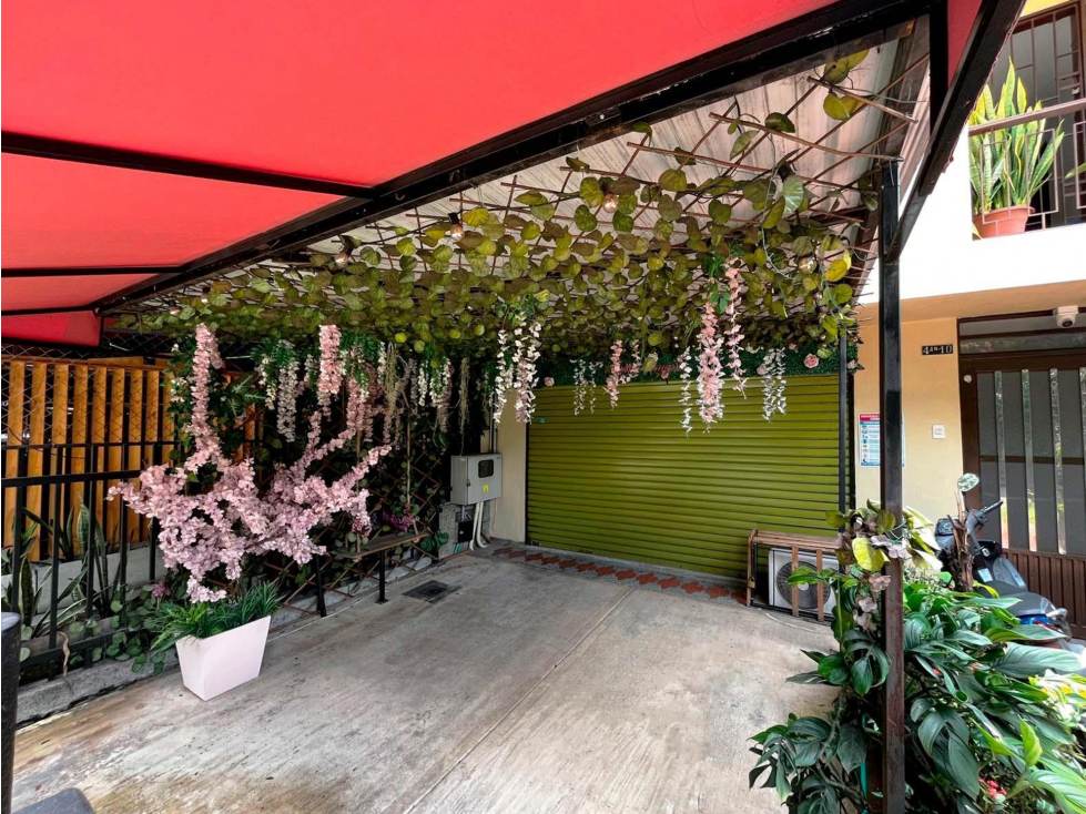 SE VENDE CASA CON USO MIXTO EN LA FLORA CERCA AL PARQUE DE DOS NIVELES — foto 6