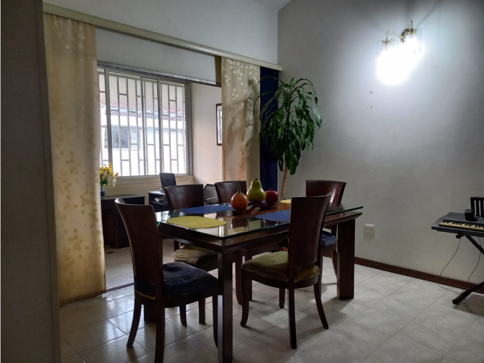 SE VENDE APARTAMENTO EN CAPRI EN PISO 4 DE 104 M2 PARA REMODELAR — foto 3