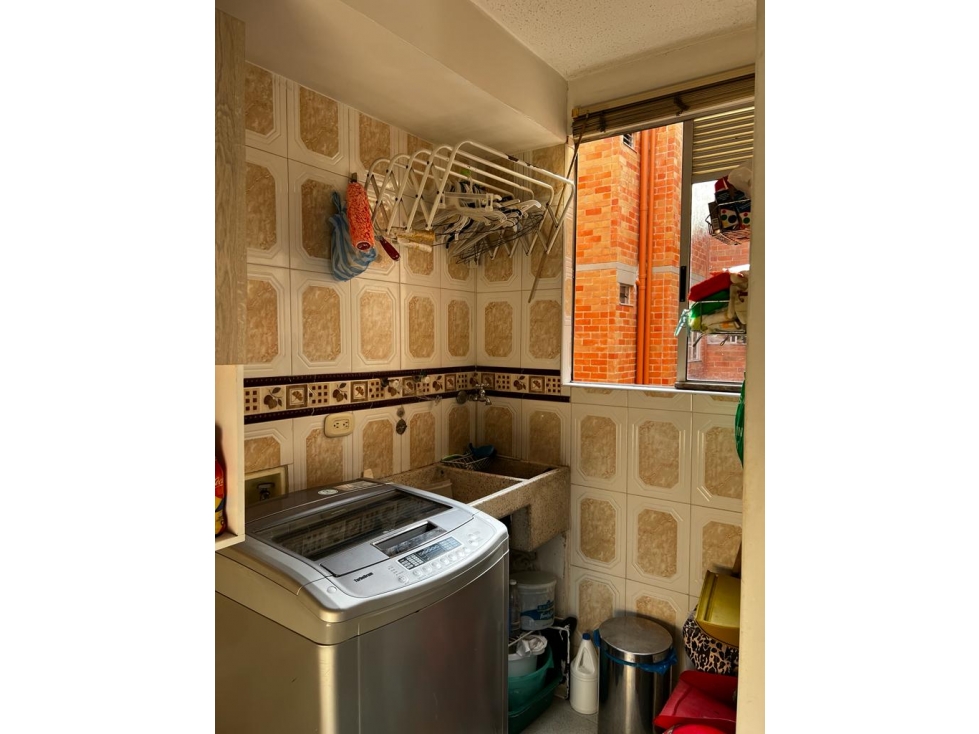 SE VENDE APARTAMENTO EN CALICANTO EN PISO 4 SIN ASCENSOR — foto 3