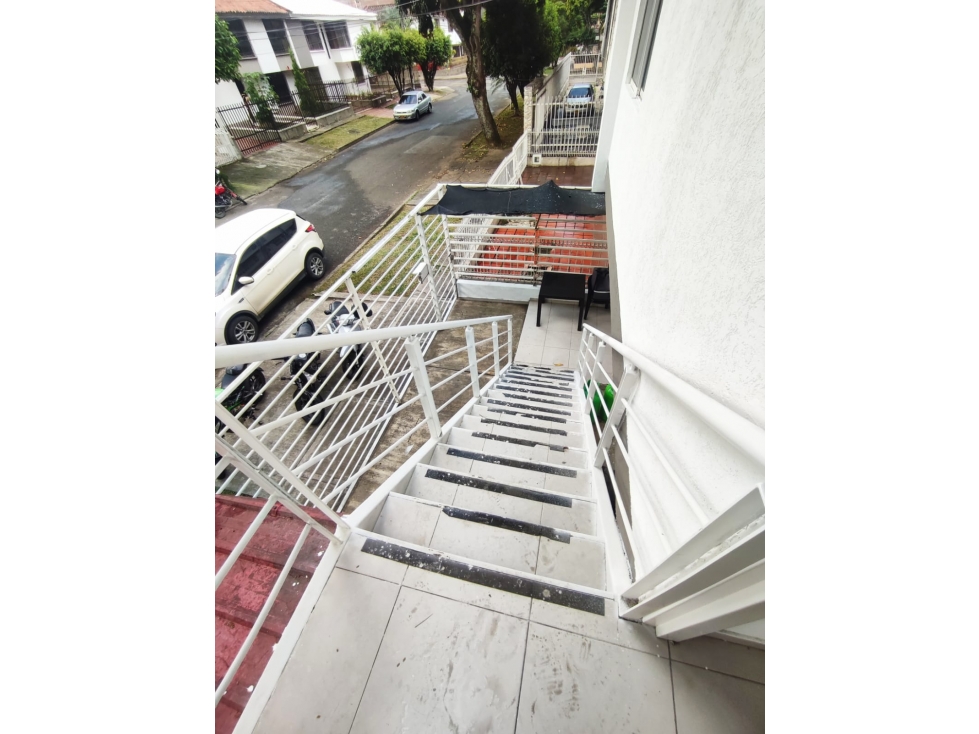 SE VENDE CASA ESQUNERA CON LOCAL COMERCIAL Y VIVIENDAS EN PANAMERICANO — foto 2