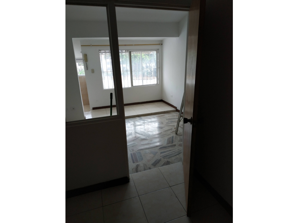 SE VENDE PROPIEDAD DE TRES NIVELES CON 12 UNIDADES DE VIVIENDA 525 M2 — foto 2