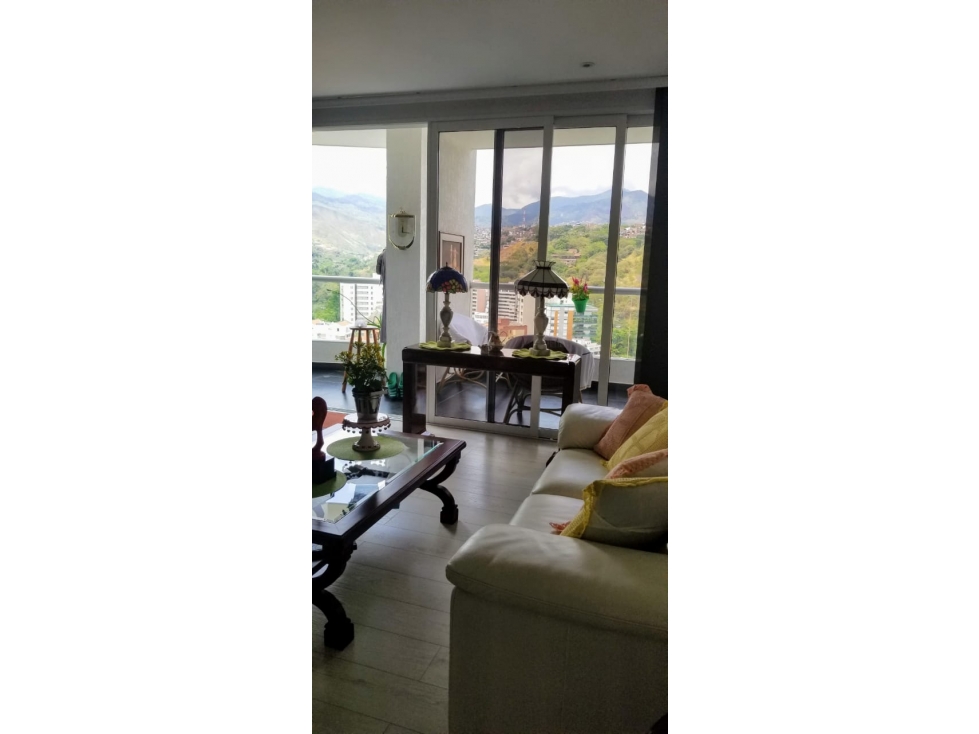 SE VENDE APARTAMENTO ESQUINERO EN SANTA TERESITA PISO 4 DE 148 M2