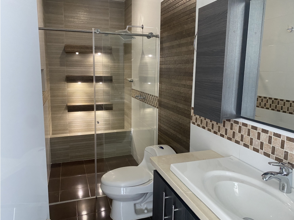 VENTA HERMOSA CASA SECTOR LAS MERCEDES — foto 6